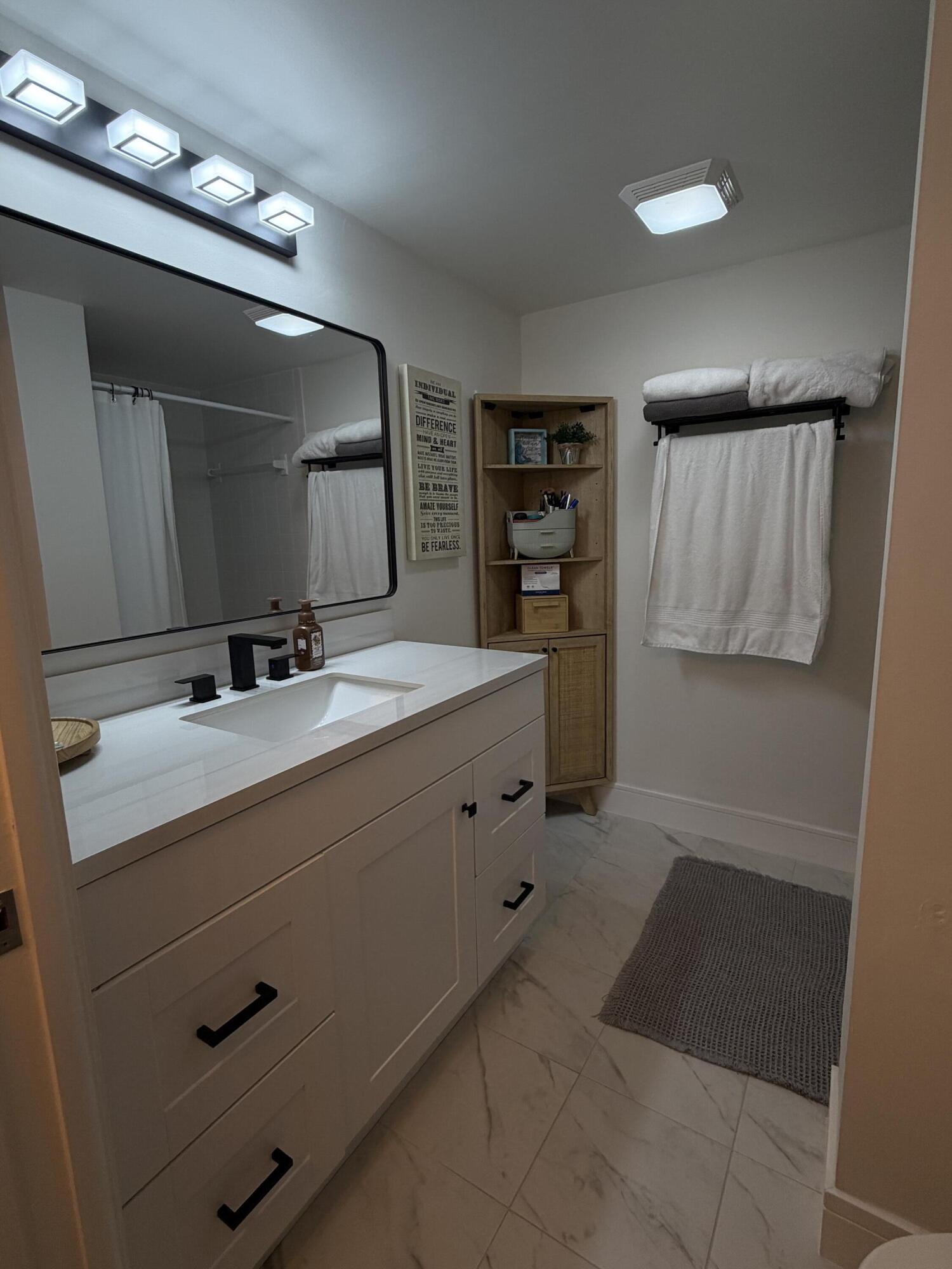 20 Royal Palm Way, Unit 505 Boca Raton, FL 33432 - Photo 14 of 21 IMG_0157