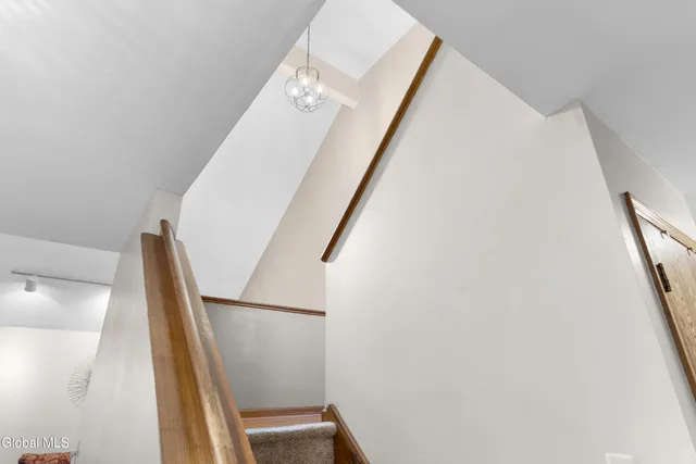 $512,500 | 20 Hampshire Way, Colonie, NY 12309