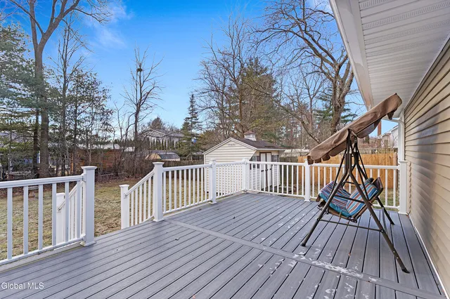 $512,500 | 20 Hampshire Way, Colonie, NY 12309