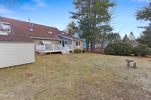 $512,500 | 20 Hampshire Way, Colonie, NY 12309