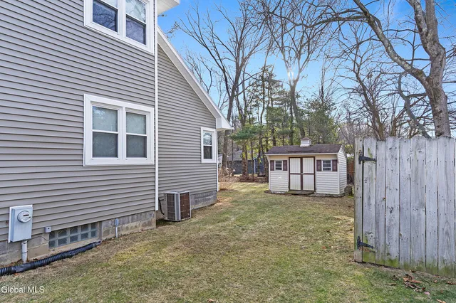 $512,500 | 20 Hampshire Way, Colonie, NY 12309