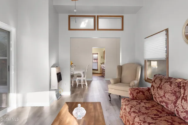 $512,500 | 20 Hampshire Way, Colonie, NY 12309