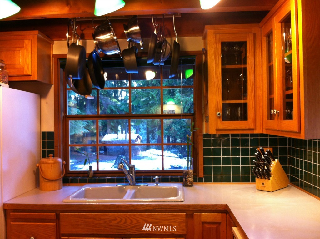 5902 West Flowing Lake Road Snohomish, WA 98290 - Photo 5 of 13 Gallery Image 5