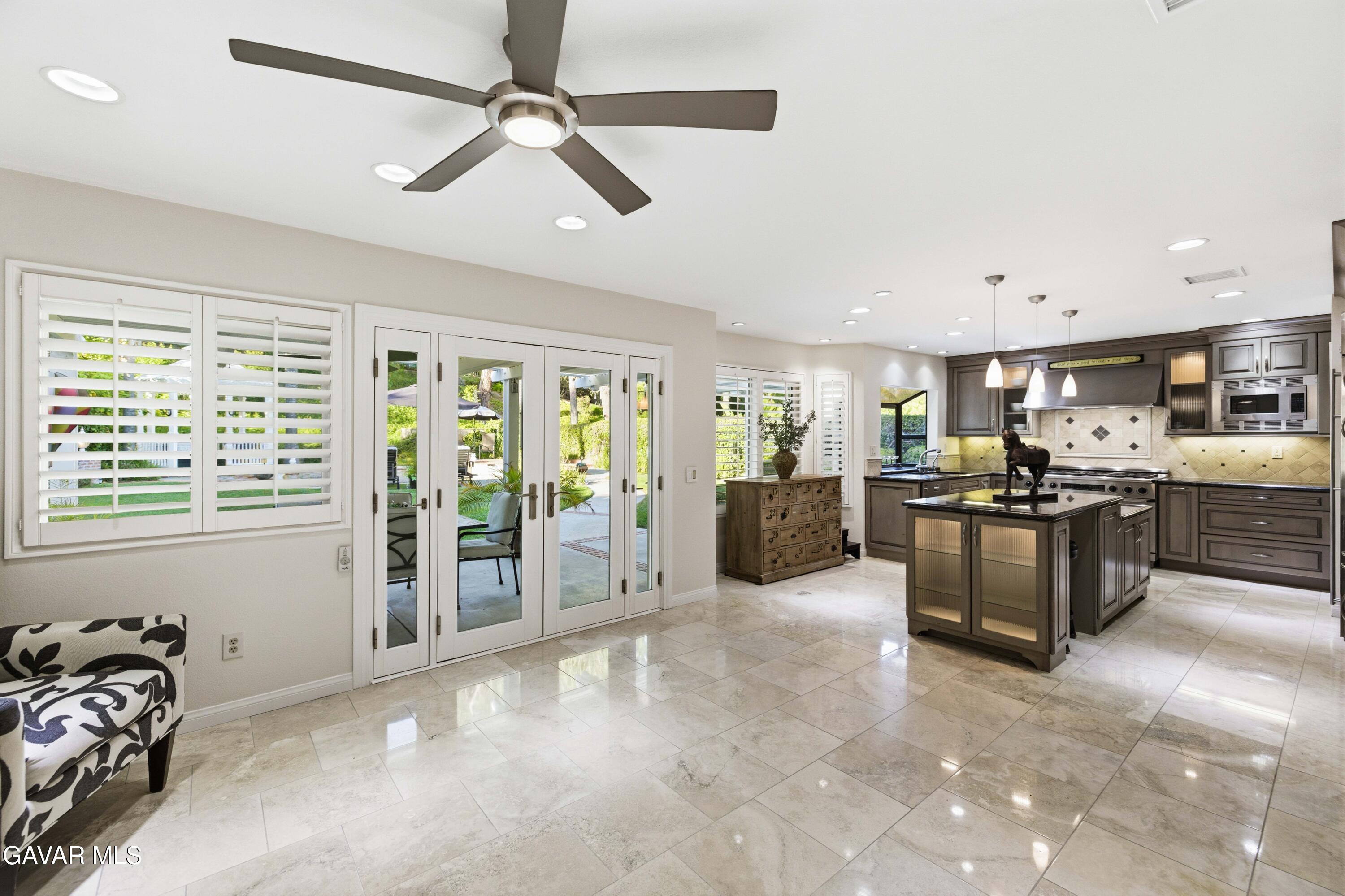 22029 Rodeffer Place Santa Clarita, CA 91350 - Photo 14 of 53 22029 Rodeffer Pl-22