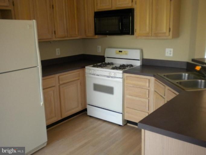 1396 Escapade Court Riva, MD 21140 - Photo 5 of 16 Kitchen