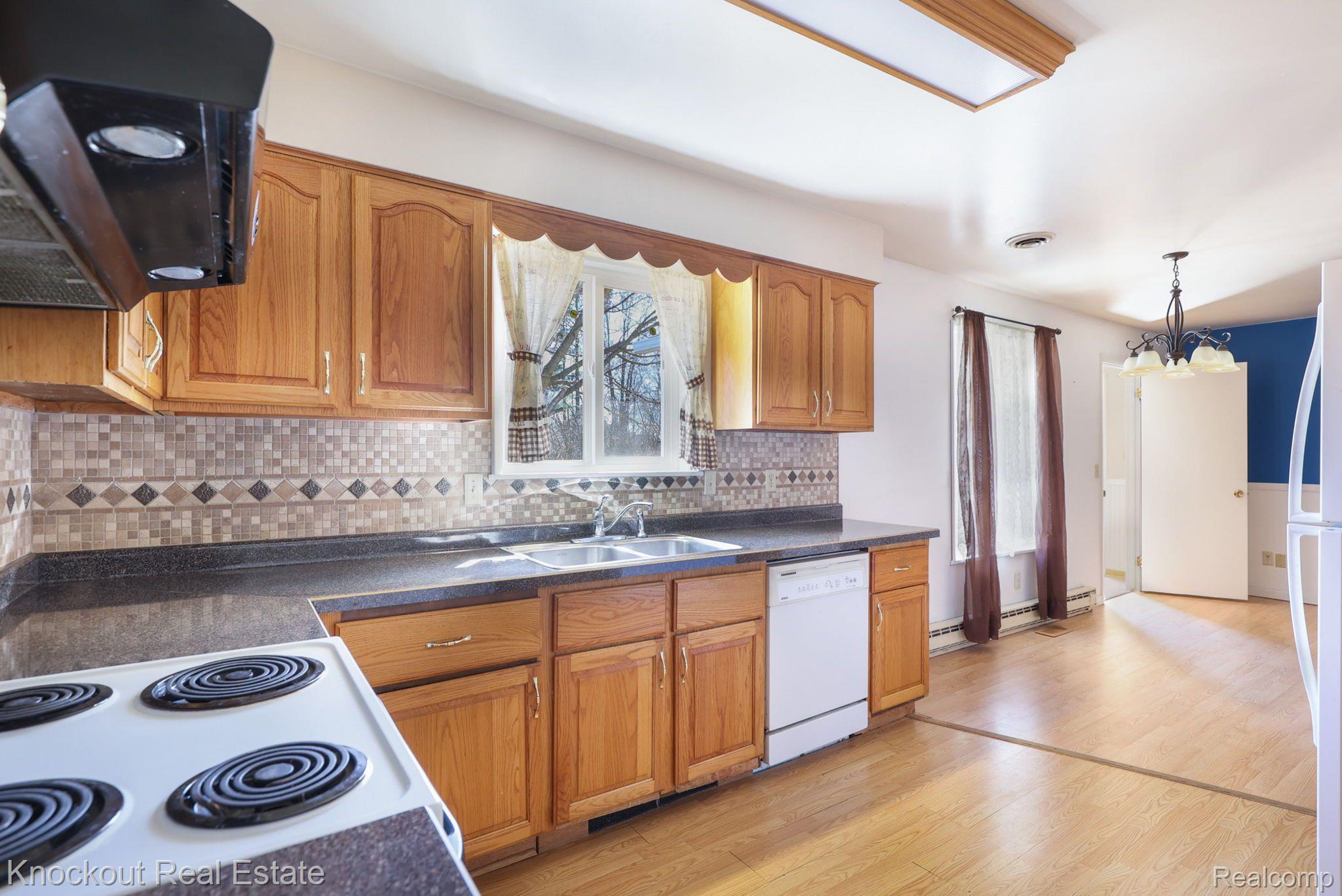 12063 Birch Run Road Birch Run, MI 48415 - Photo 15 of 46 Gallery Image 15