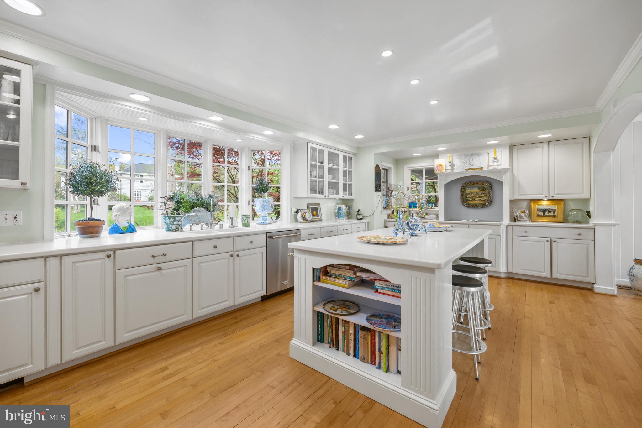 2025 Homewood Road Annapolis, MD 21409 - Photo 11 of 38 Gourmet Kitchen