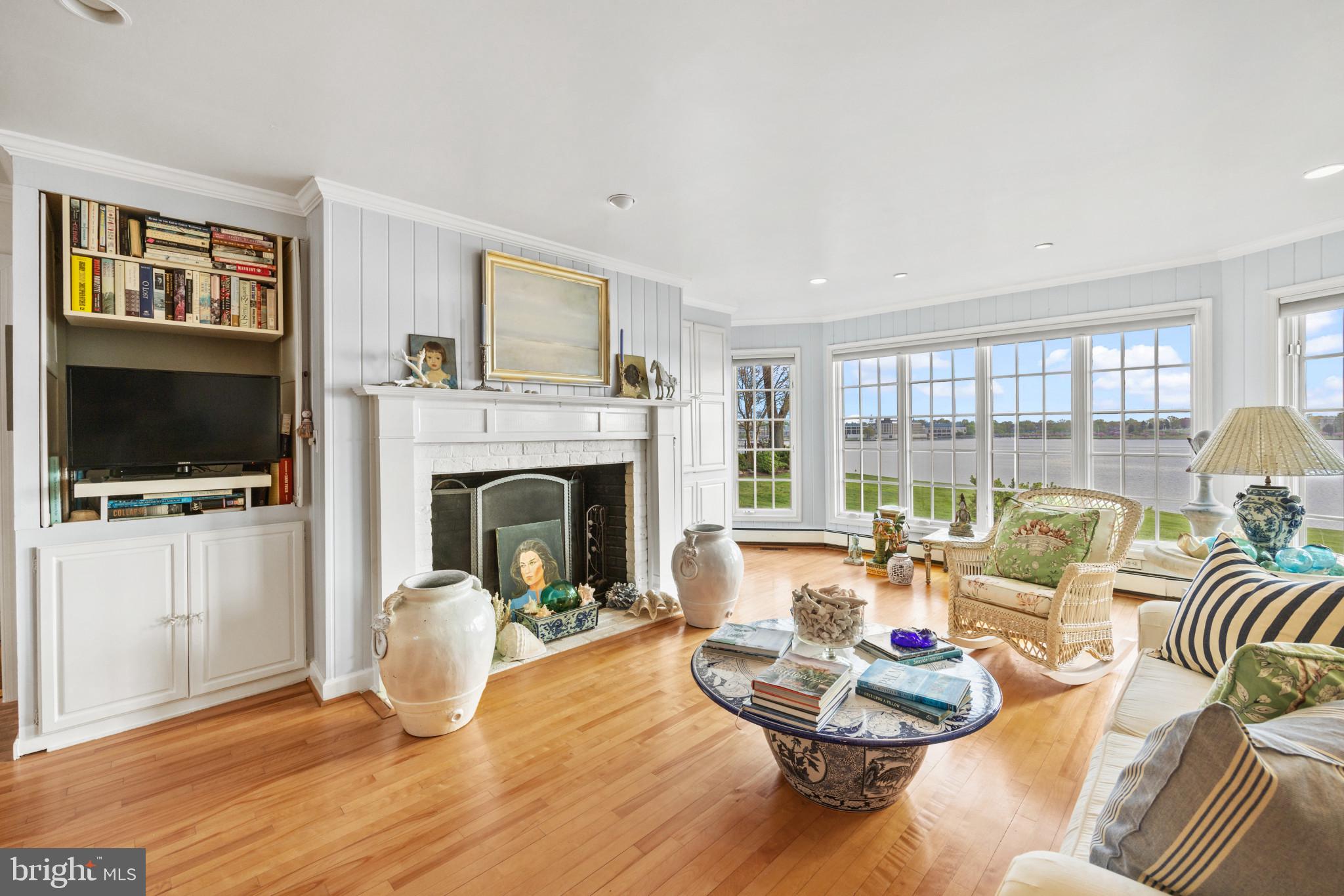 2025 Homewood Road Annapolis, MD 21409 - Photo 14 of 38 Family Room