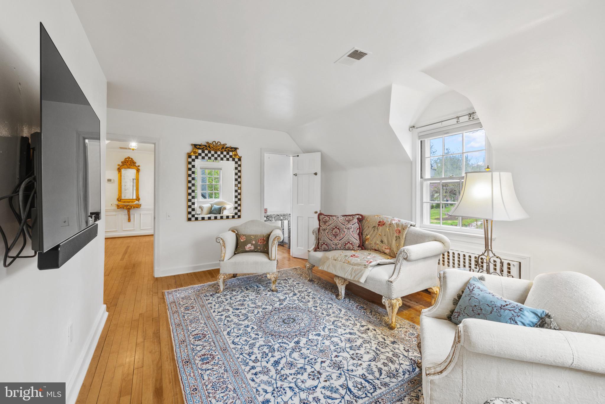 2025 Homewood Road Annapolis, MD 21409 - Photo 25 of 38 Sitting area/Bedroom