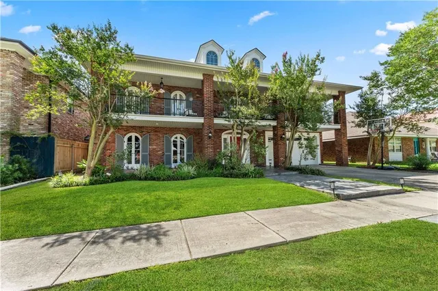 $2,799 | 86 Carolyn Court, Arabi, LA 70032