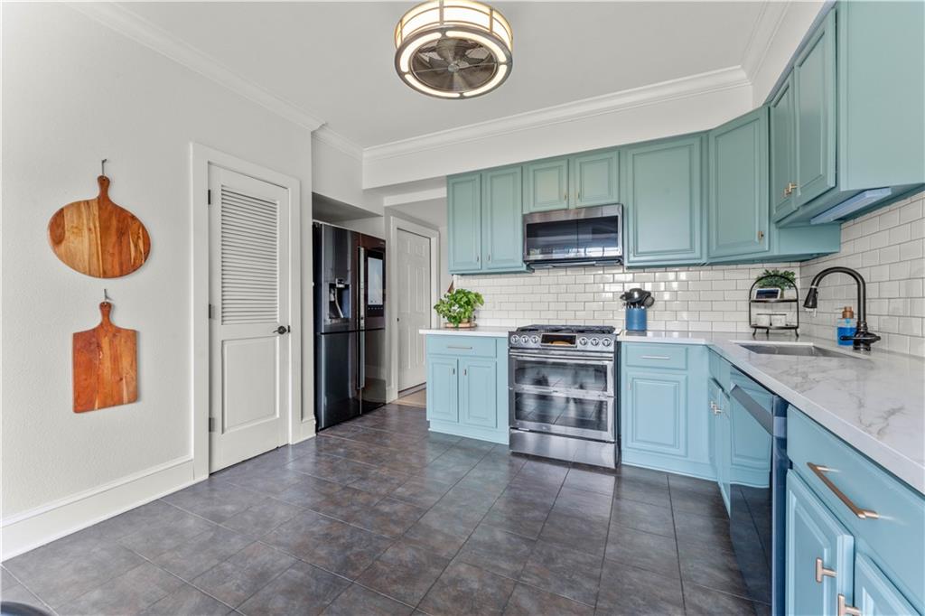 86 Carolyn Court Arabi, LA 70032 - Photo 10 of 44