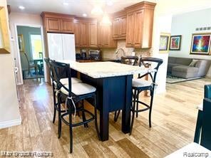4784 South Valleyview Road West Bloomfield, MI 48323 - Photo 8 of 12 Gallery Image 8