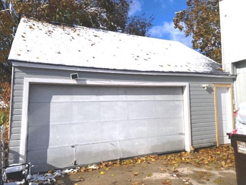 826 South Park Boulevard Freeport, IL 61032 - Photo 13 of 13 a view of wooden fence