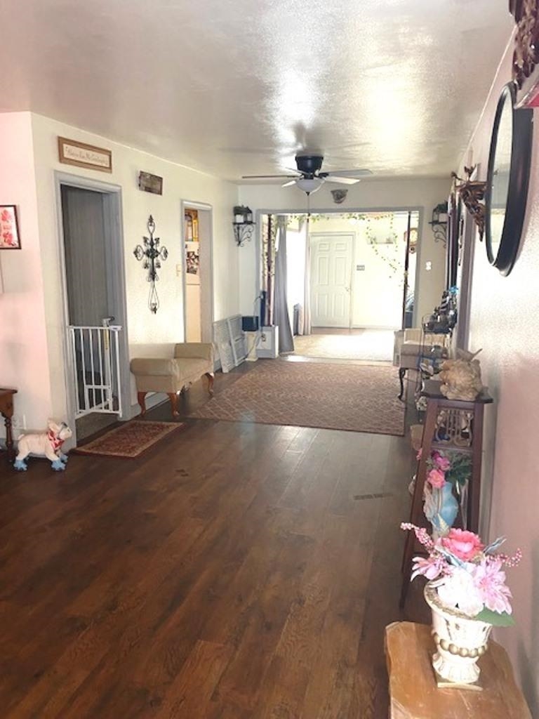 826 South Park Boulevard Freeport, IL 61032 - Photo 3 of 13 a living room with furniture and a large window
