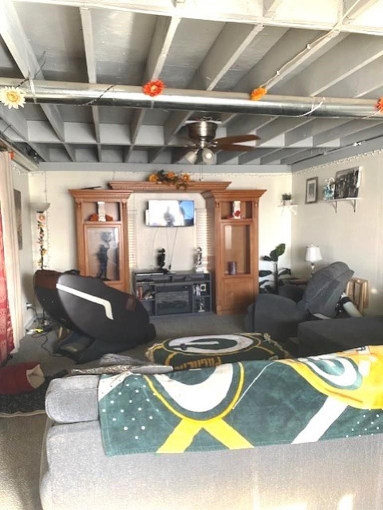 826 South Park Boulevard Freeport, IL 61032 - Photo 8 of 13 a room with lots of gym equipment