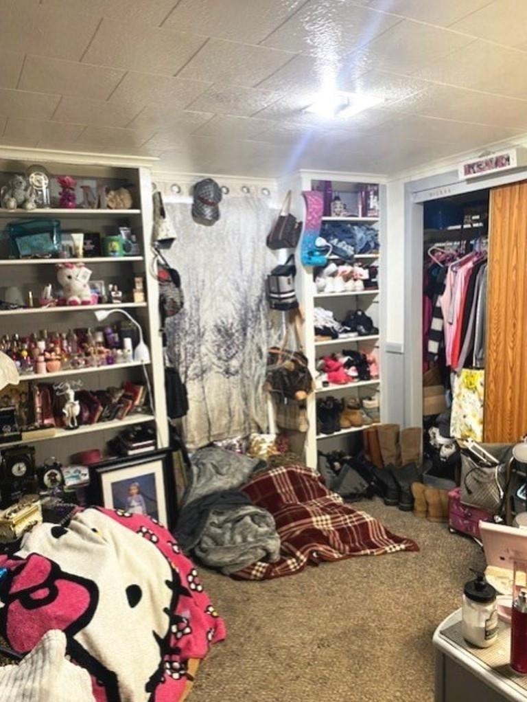 826 South Park Boulevard Freeport, IL 61032 - Photo 10 of 13 a room with lots of storage and utility