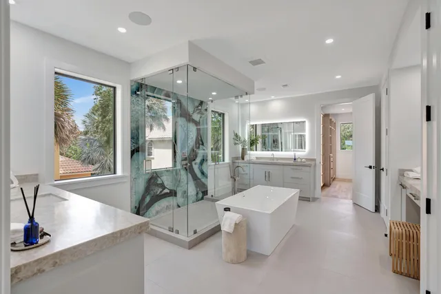 $8,999,999 | 416 South Lake Drive, Lantana, FL 33462