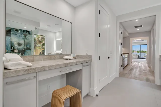 $8,999,999 | 416 South Lake Drive, Lantana, FL 33462