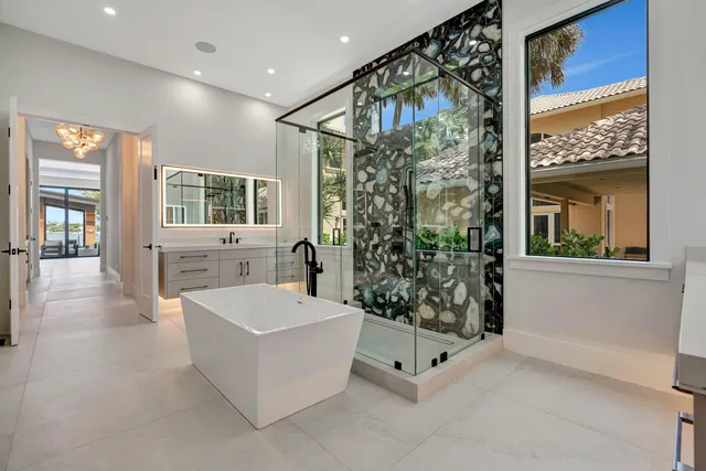 $8,999,999 | 416 South Lake Drive, Lantana, FL 33462