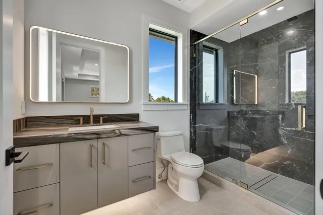 $8,999,999 | 416 South Lake Drive, Lantana, FL 33462