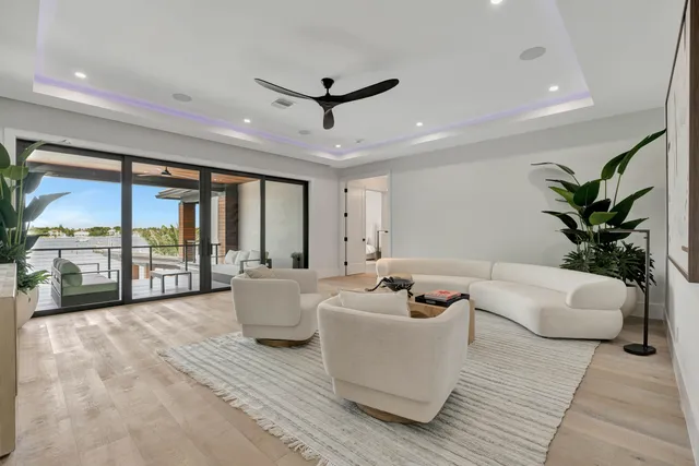 $8,999,999 | 416 South Lake Drive, Lantana, FL 33462