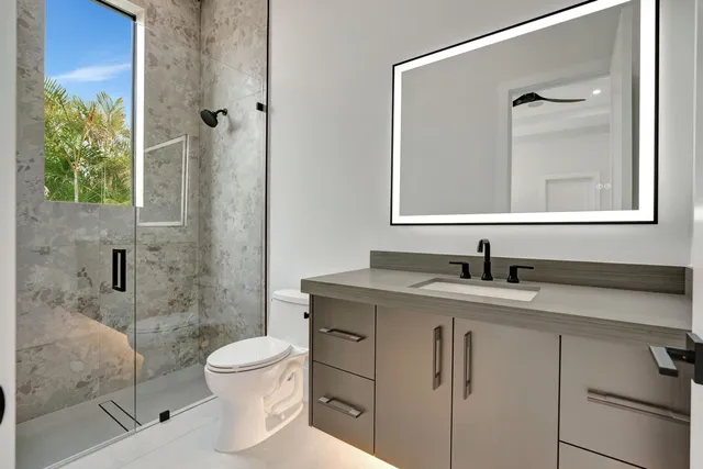 $8,999,999 | 416 South Lake Drive, Lantana, FL 33462