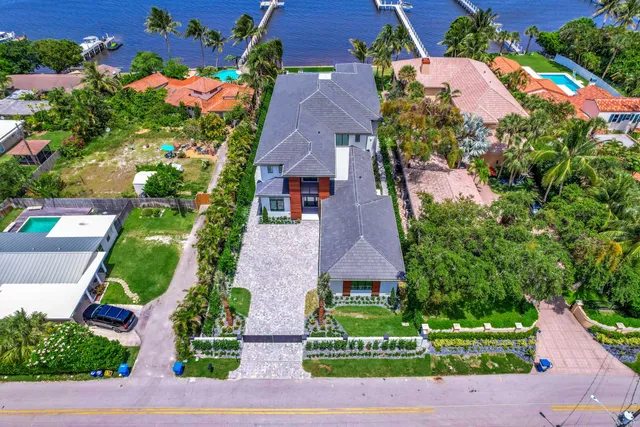 $8,999,999 | 416 South Lake Drive, Lantana, FL 33462