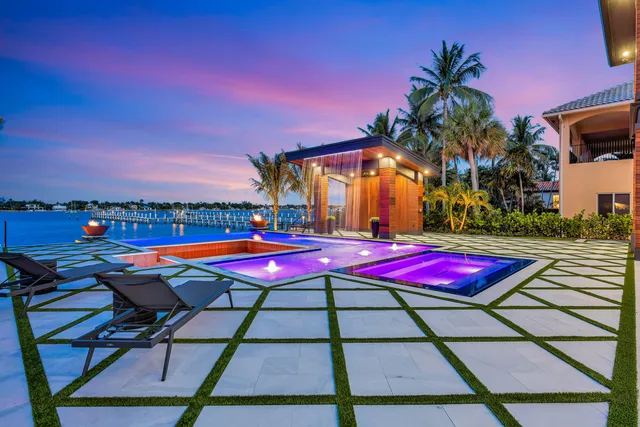 $8,999,999 | 416 South Lake Drive, Lantana, FL 33462