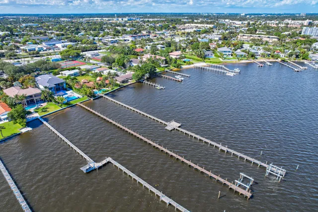 $8,999,999 | 416 South Lake Drive, Lantana, FL 33462