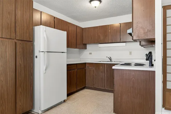 $1,500 | 1611 Miller Street, Unit 302, Honolulu, HI 96813