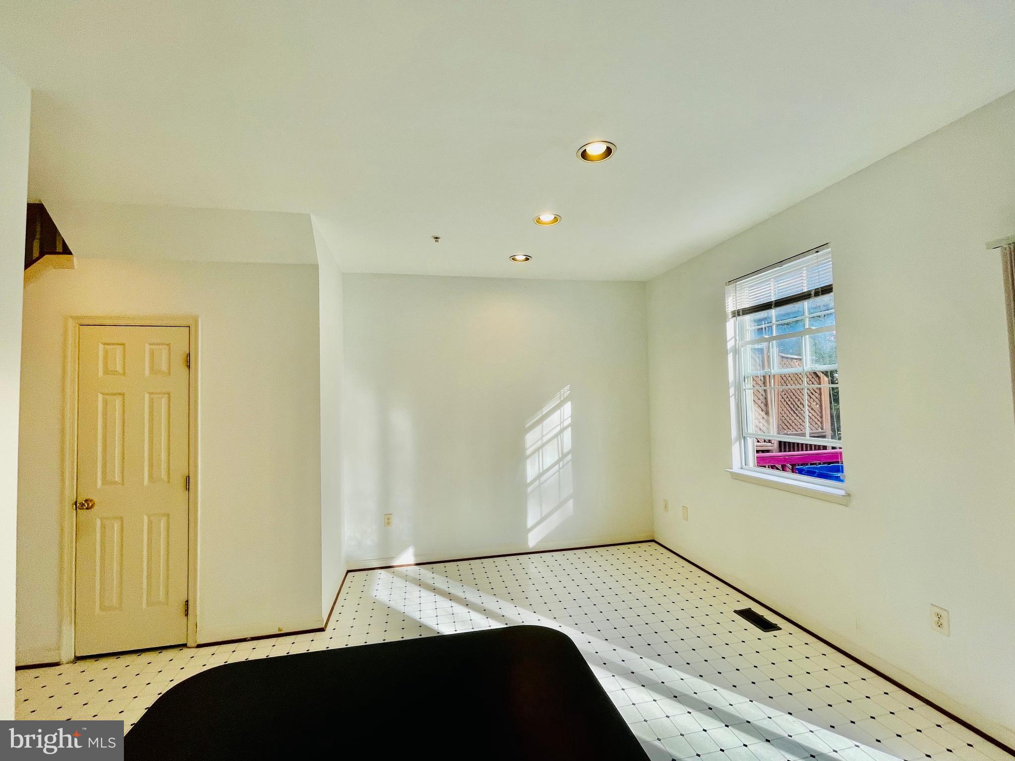 7204 Calm Sunset Columbia, MD 21046 - Photo 12 of 51 Breakfast/Casual Dining Area 2