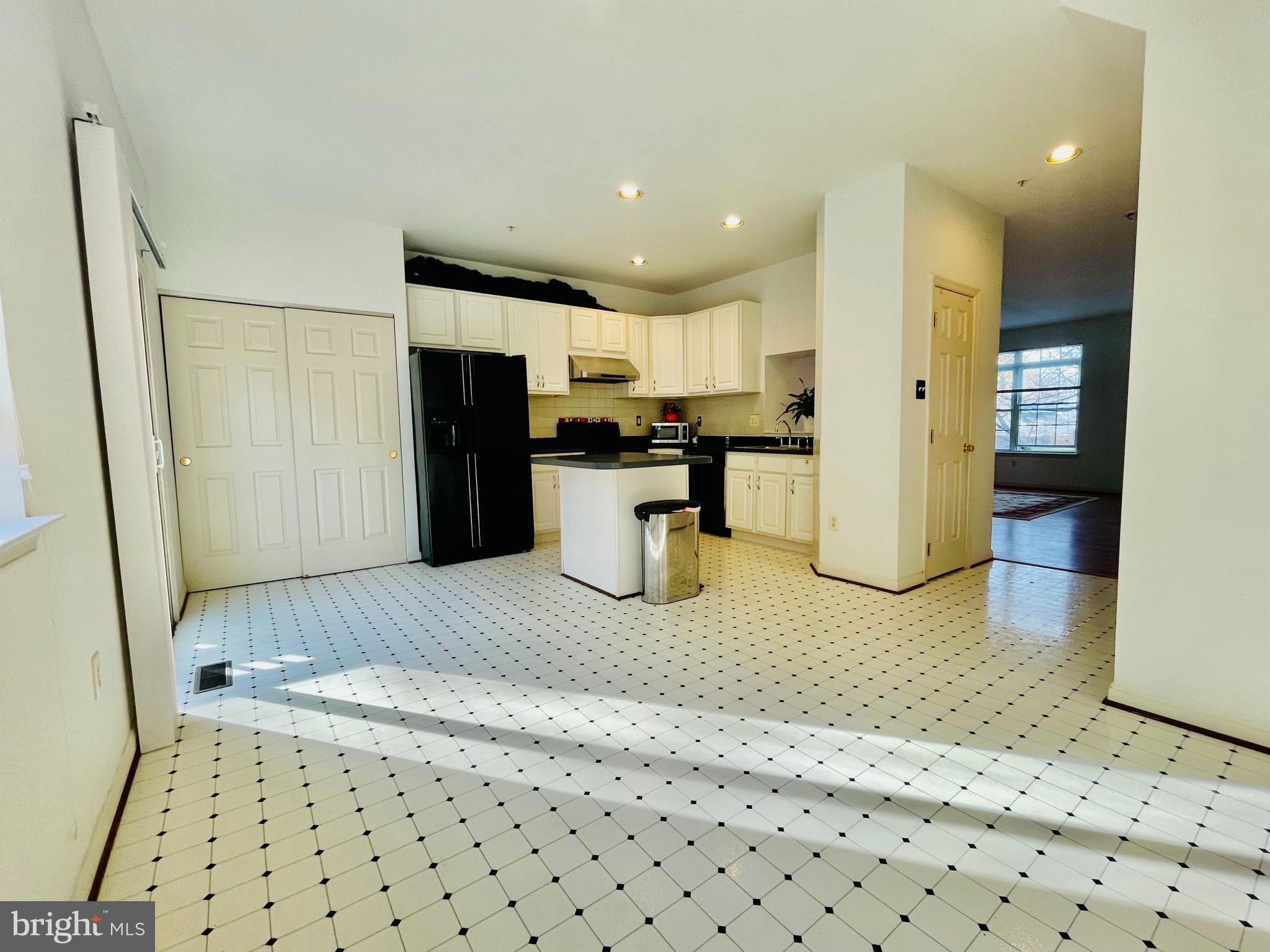 7204 Calm Sunset Columbia, MD 21046 - Photo 17 of 51 Kitchen 6