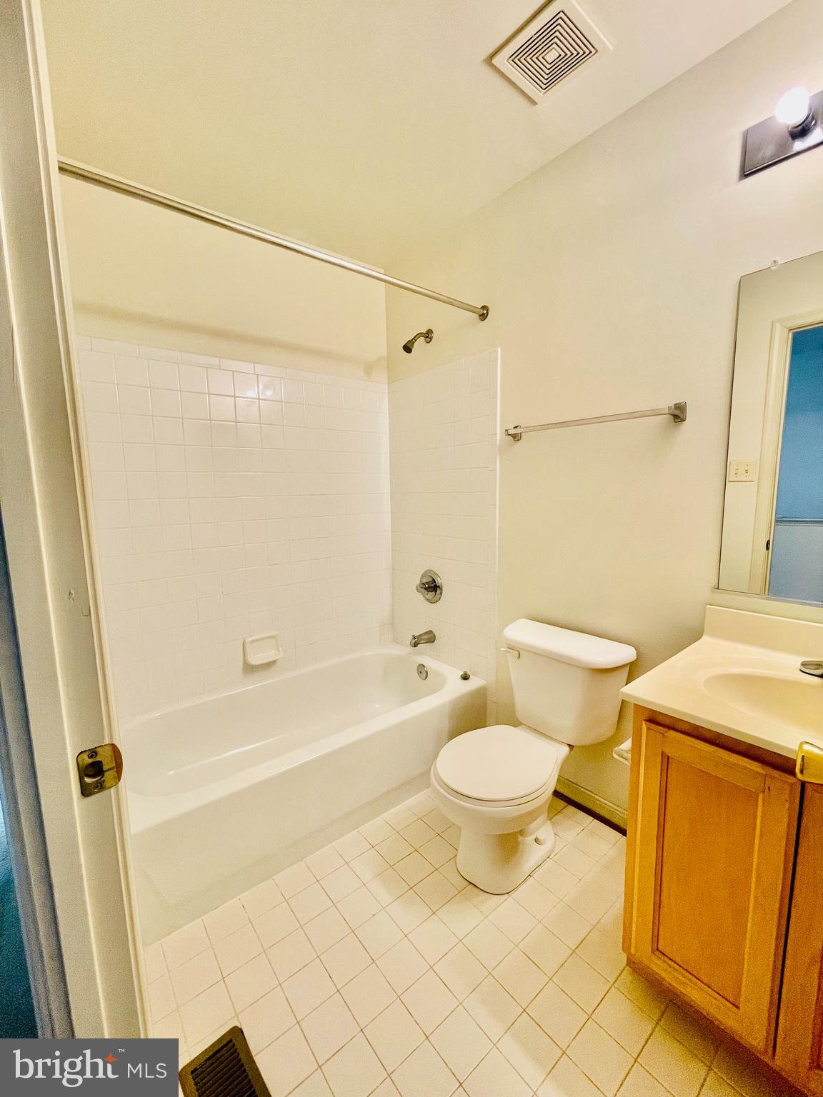 7204 Calm Sunset Columbia, MD 21046 - Photo 34 of 51 Guest Bath