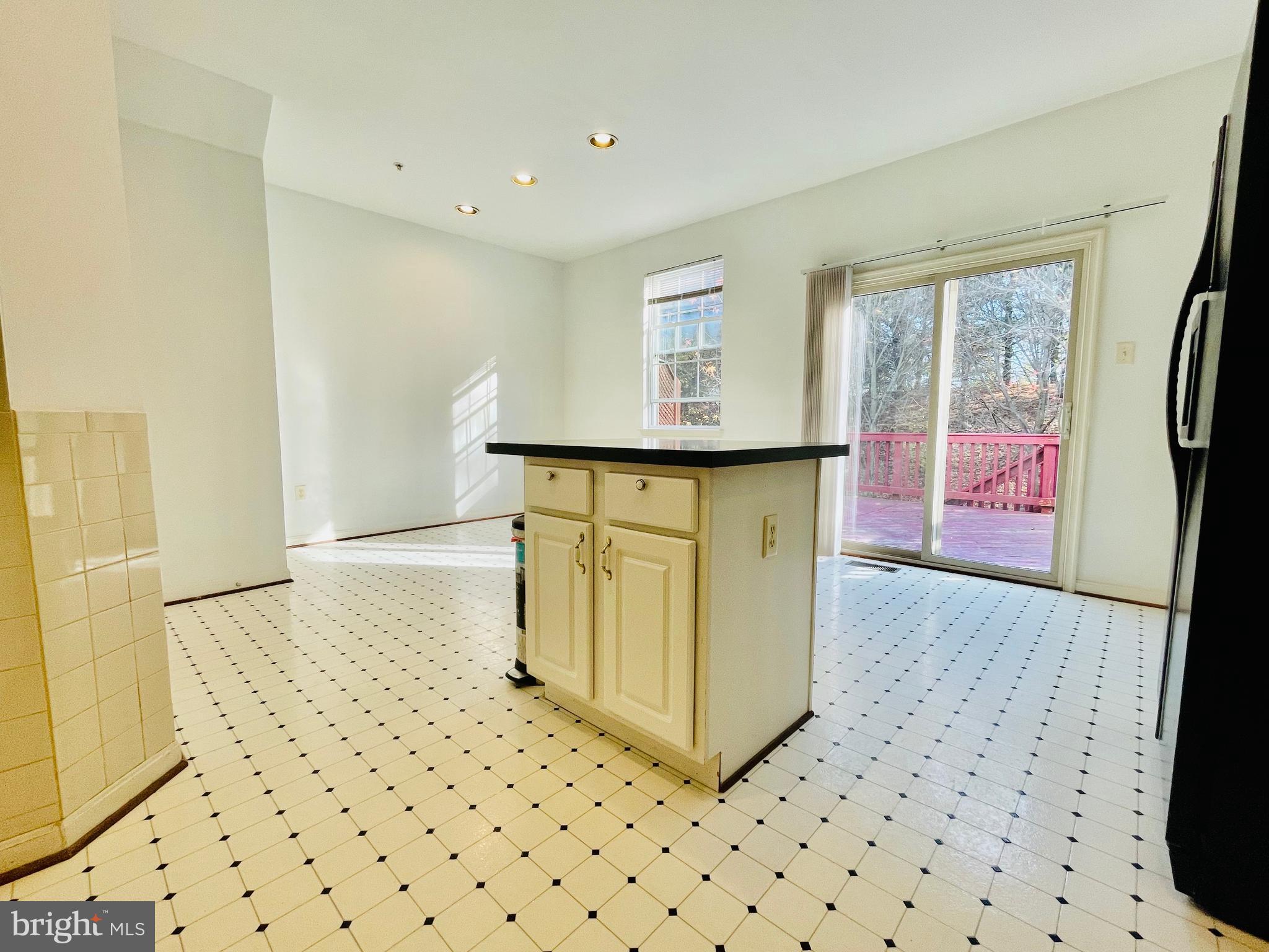 7204 Calm Sunset Columbia, MD 21046 - Photo 10 of 51 Kitchen Island