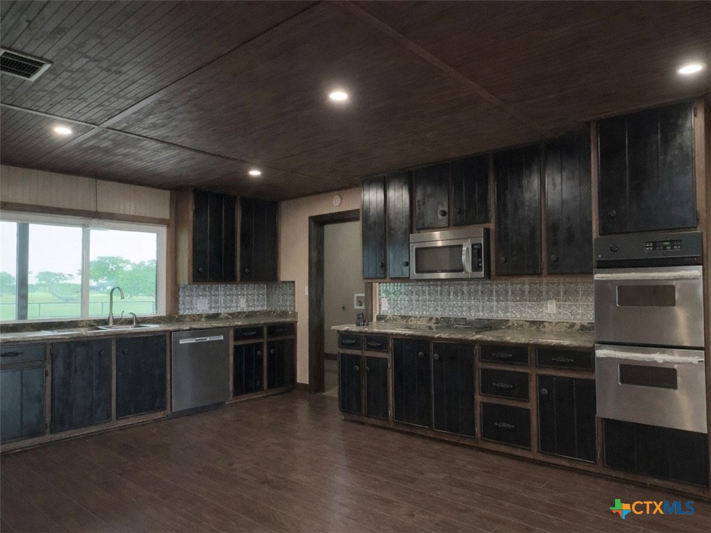 2243 Old Goliad Road Victoria, TX 77905 - Photo 15 of 47