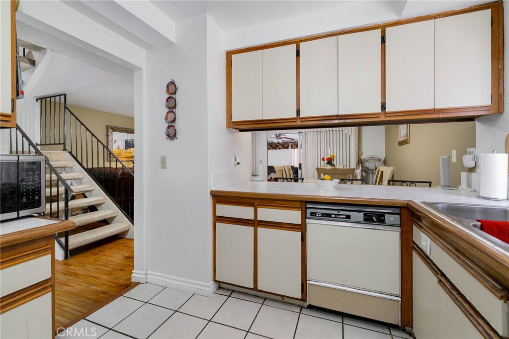 472 South Sherer Place Compton, CA 90220 - Photo 13 of 30