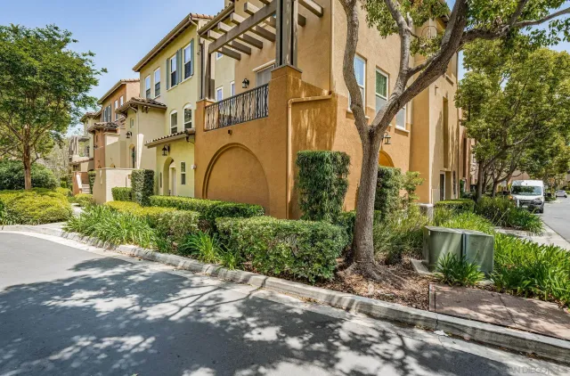 $3,925 | 2556 Escala Circle, San Diego, CA 92108