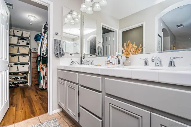 $3,925 | 2556 Escala Circle, San Diego, CA 92108