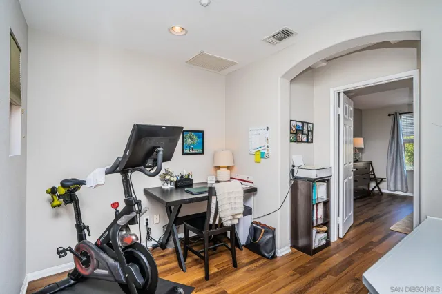 $3,925 | 2556 Escala Circle, San Diego, CA 92108