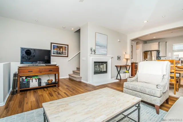 $3,925 | 2556 Escala Circle, San Diego, CA 92108