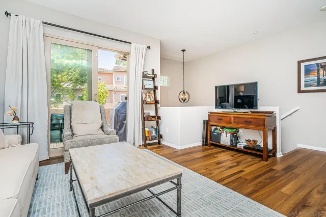 $3,925 | 2556 Escala Circle, San Diego, CA 92108