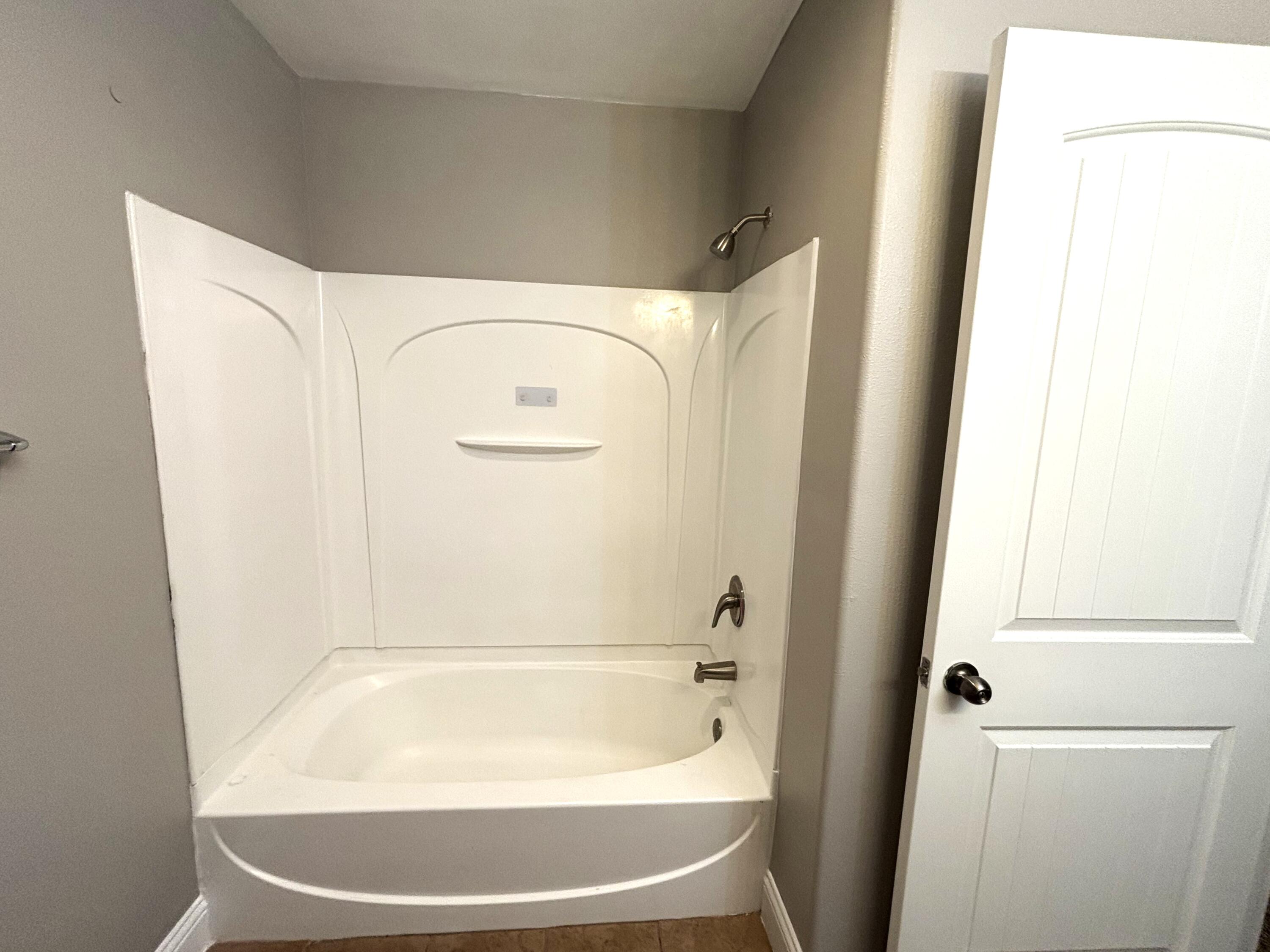 5534 111th Street Lubbock, TX 79424 - Photo 14 of 19 tub main