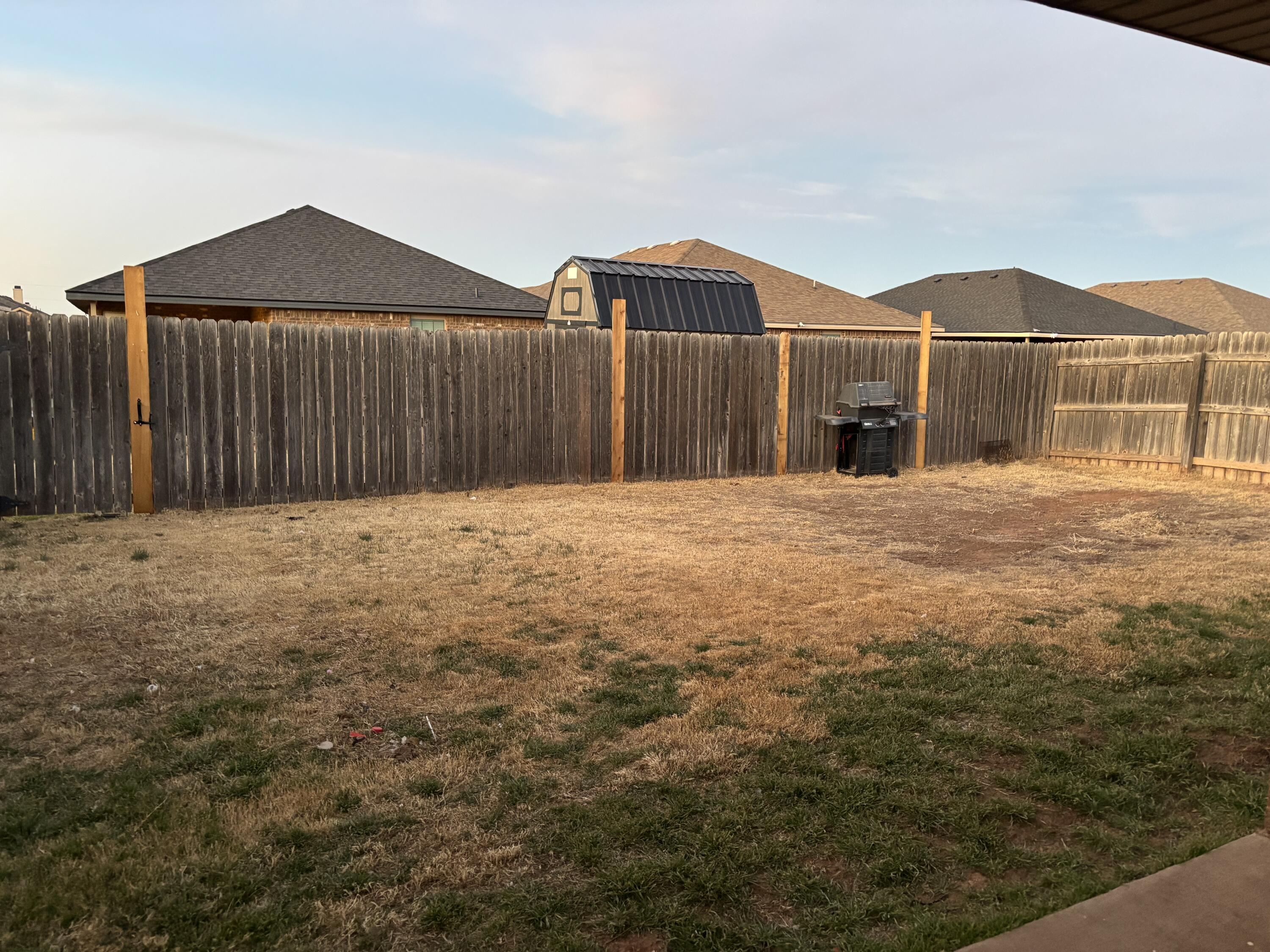 5534 111th Street Lubbock, TX 79424 - Photo 16 of 19 back yard