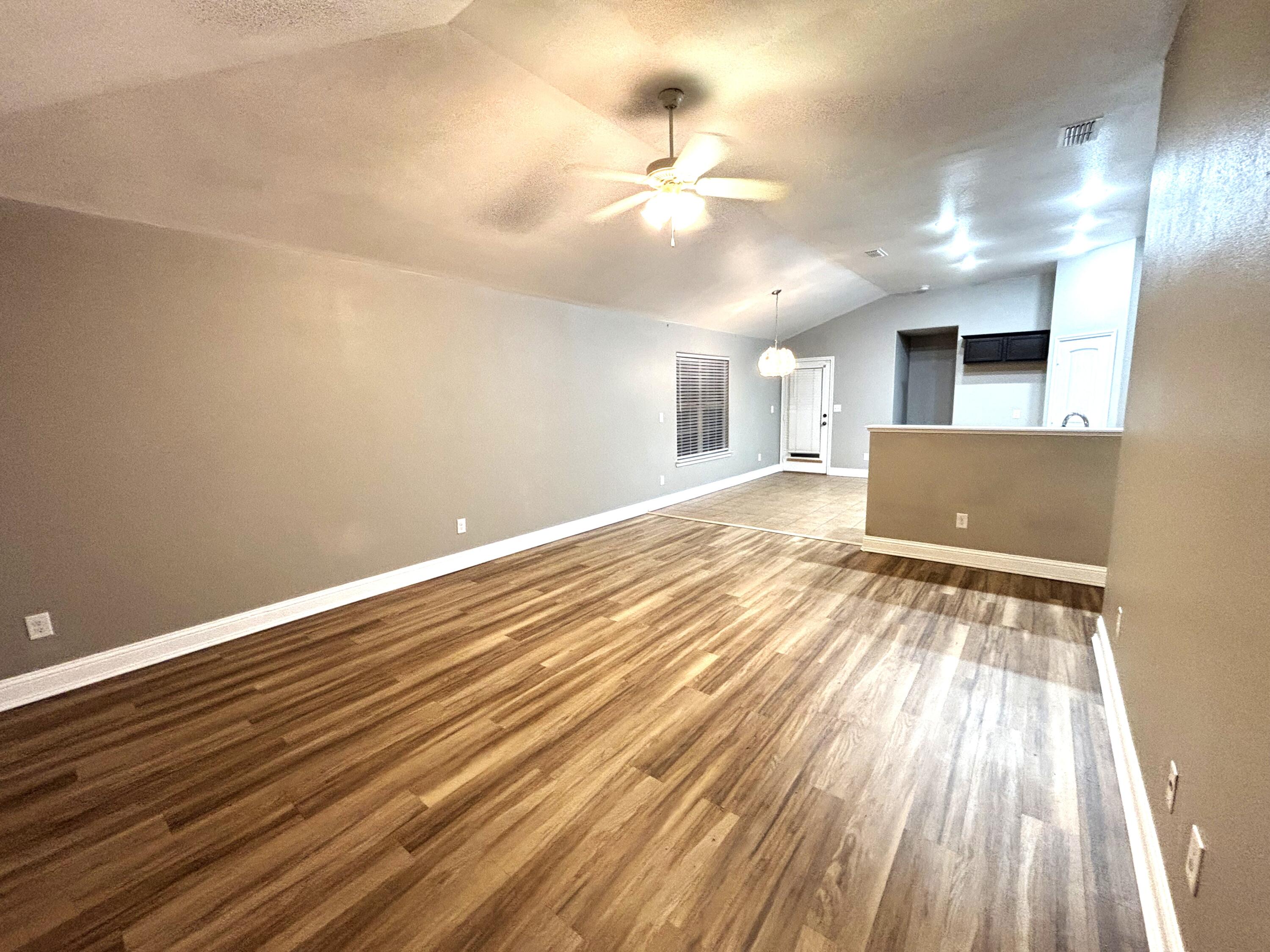 5534 111th Street Lubbock, TX 79424 - Photo 19 of 19 open floor plan