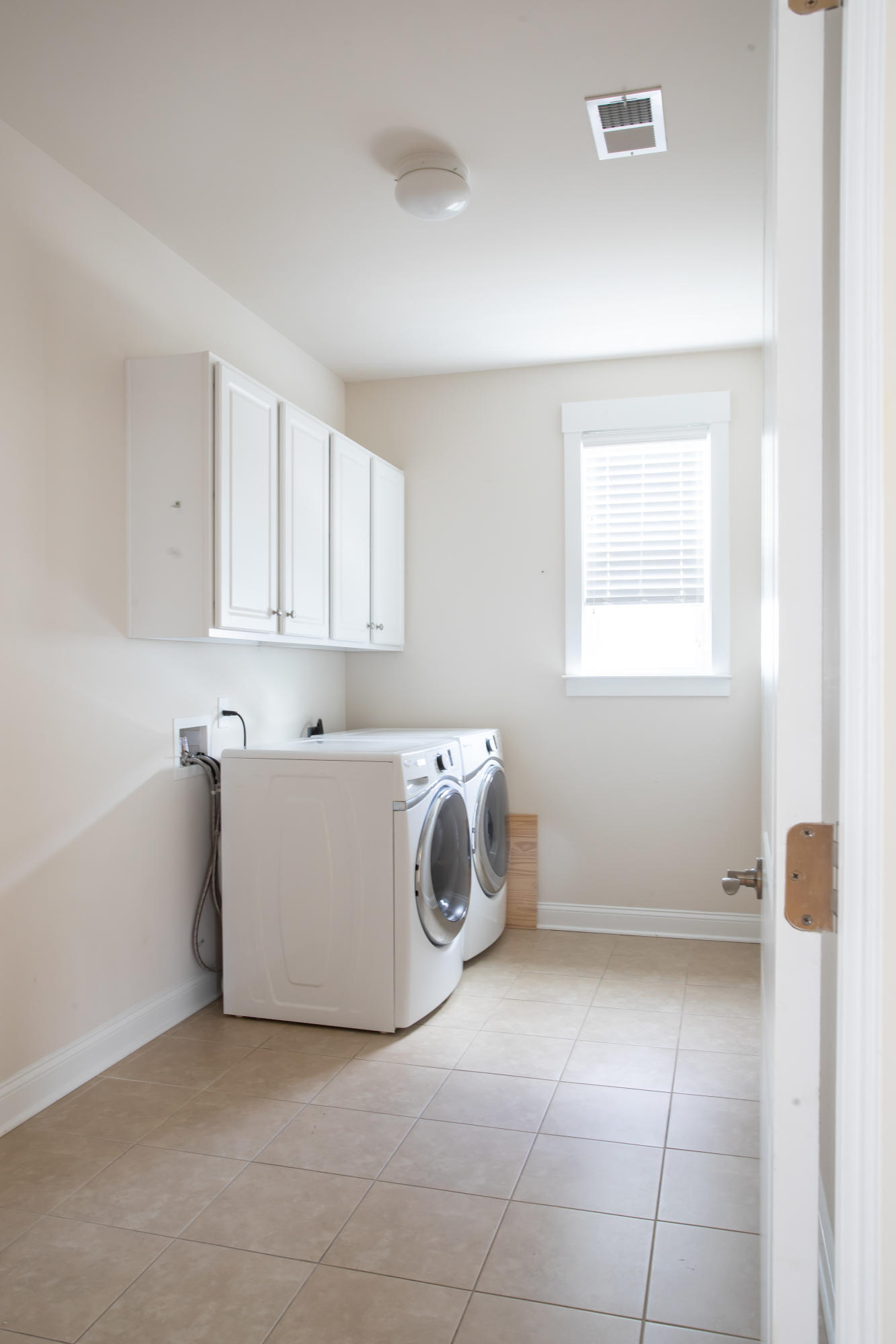 2869 Rutherford Way Charleston, SC 29414 - Photo 22 of 24 1st Floor Laundry Room