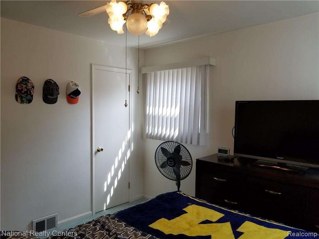 445 Sherbourne Street Inkster, MI 48141 - Photo 9 of 16 BEDROOM1A.jpg
