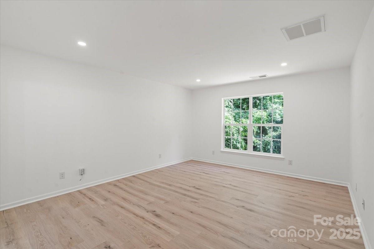 8347 Fox Swamp Road Charlotte, NC 28215 - Photo 16 of 25 Gallery Image 16