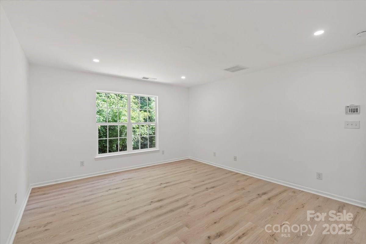 8347 Fox Swamp Road Charlotte, NC 28215 - Photo 17 of 25 Gallery Image 17