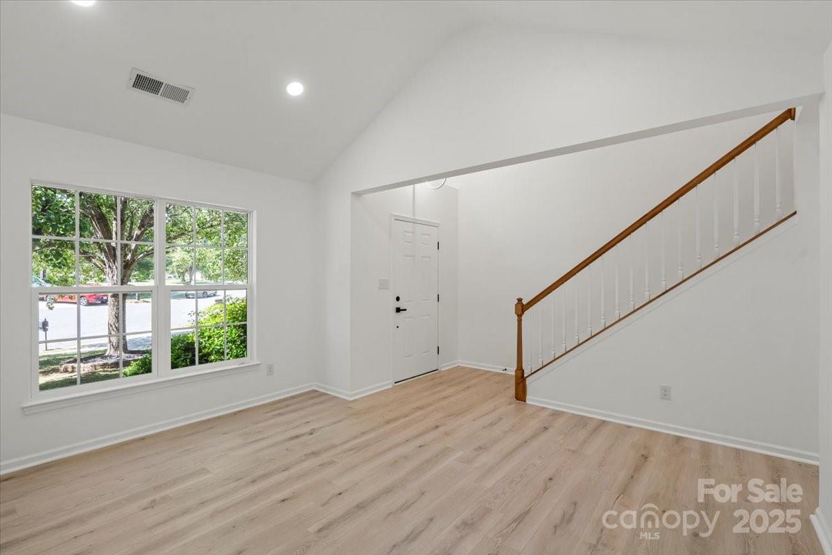 8347 Fox Swamp Road Charlotte, NC 28215 - Photo 4 of 25 Gallery Image 4