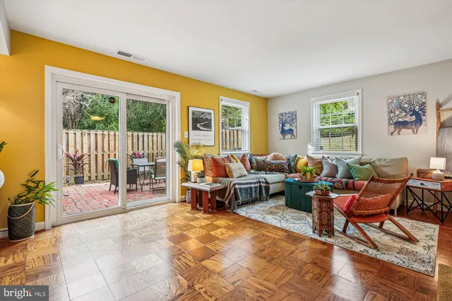 $455,000 | 692 Azalea Drive, Unit 6692, Rockville, MD 20850